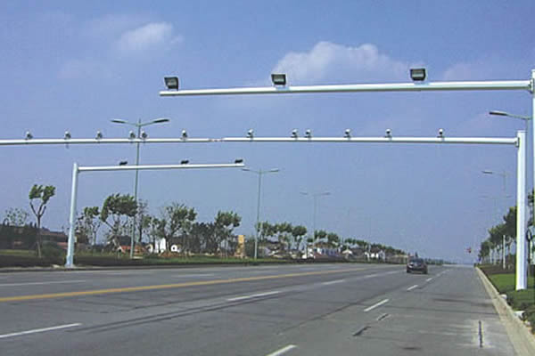 监控杆厂家社区中的监控立杆的规格奈何选择